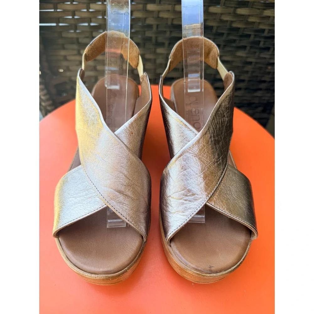 Bueno Sandals Womens 38 Rose Gold Metallic Leather Crisscross Platform Wedge‎